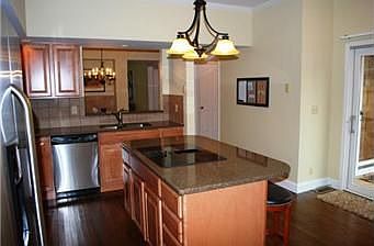 5th image of 3737 Somerset Dr