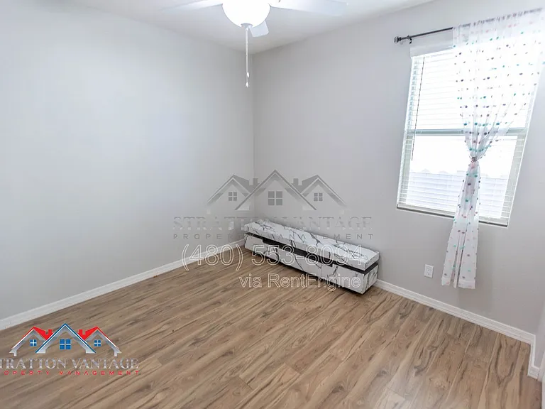 15244 W Moreland St — Photo 29
