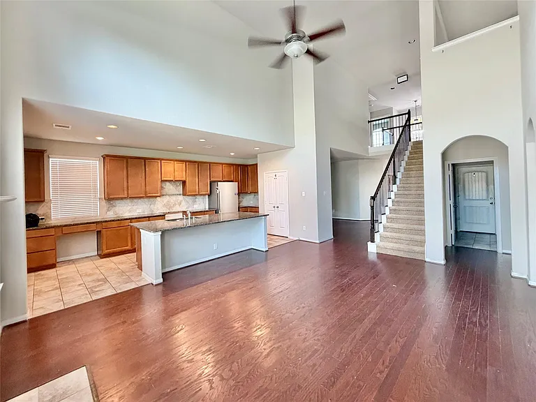 8002 Mesquite Hill Ln — Photo 9