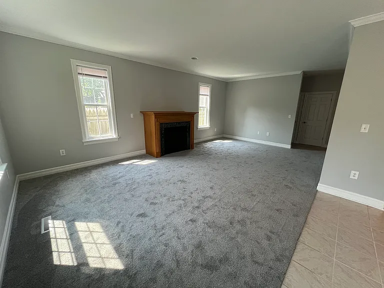 680 W Ferry St #4 — Photo 6