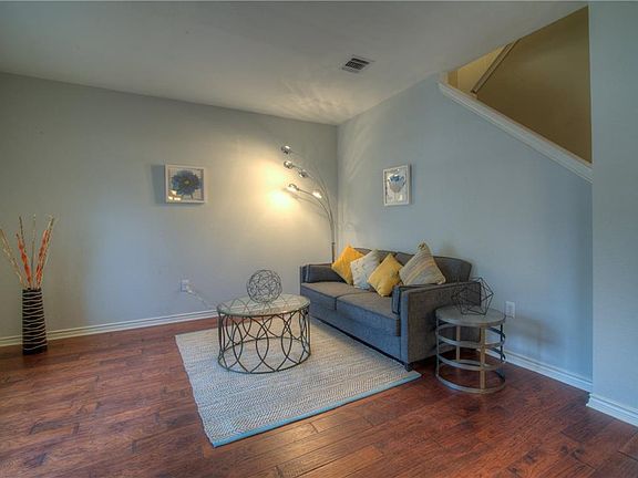 3rd image of 118 Justin Leonard Dr