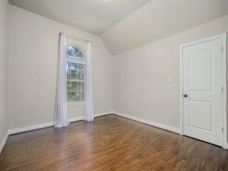 10007 Eldarica Way — Photo 25