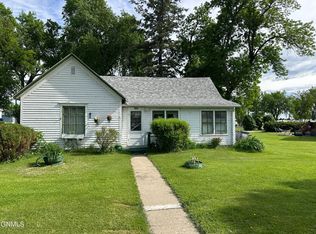 306 7th Ave, Edgeley, ND 58433