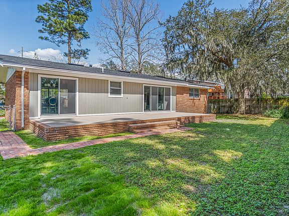 3rd image of 3862 San Remo Dr