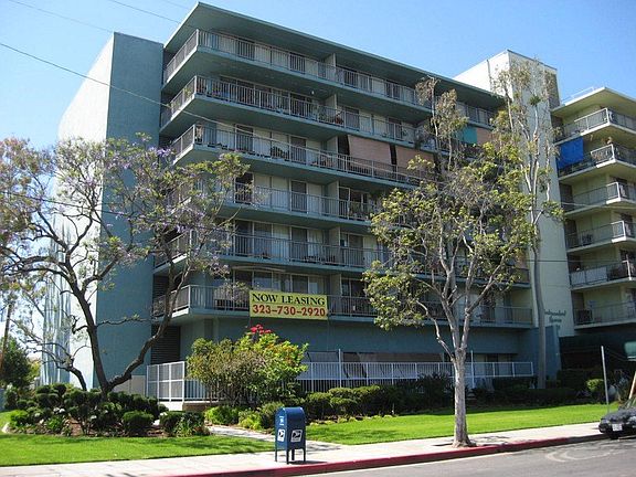 4th image of 2455 S Saint Andrews Pl #2455
