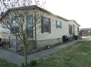 8 Dawn Dr, Belvidere, NJ 07823