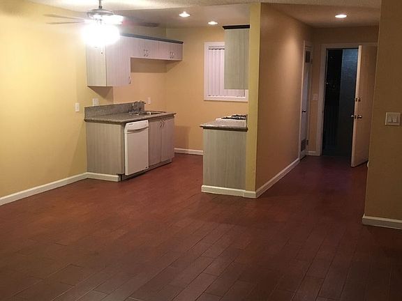 5th image of 804 Larch St APT 1