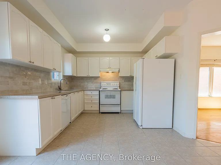 45 Silvervalley Dr #UPPER — Photo 13
