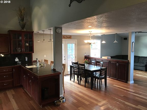 3rd image of 1479 SE 51st Ave