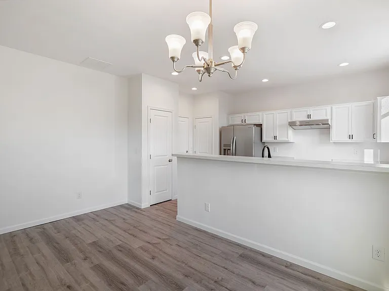 1061 Ebbets Dr SW — Photo 13