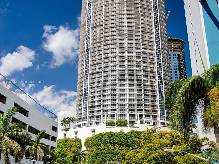 1750 N Bayshore Dr #3512 — Photo 2