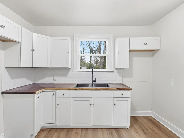 414 Patterson St — Photo 8