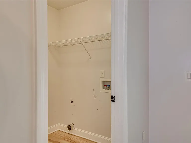 2928 Aylesbury Dr — Photo 17