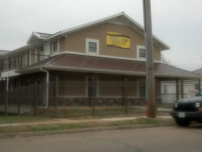 N Main St — Photo 1