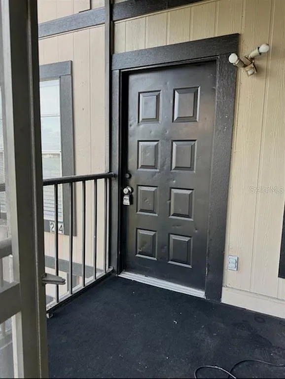 2 bed, 2.0 bath, 912 sqft, $1,550 — Photo 2