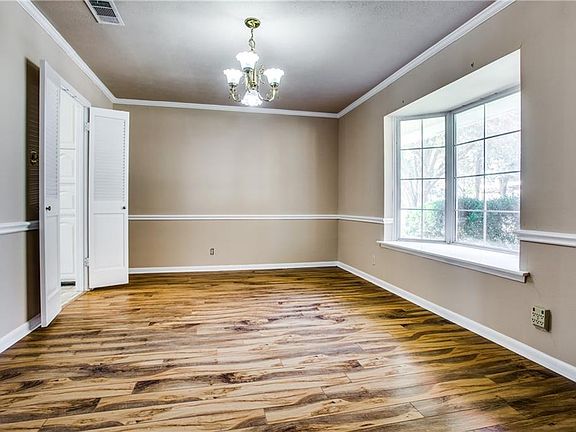 5th image of 1805 Yorkstown Dr