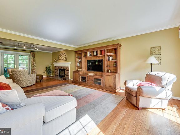 4th image of 9721 Loch Linden Ct