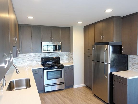4th image of 3788 Elliott St APT 17