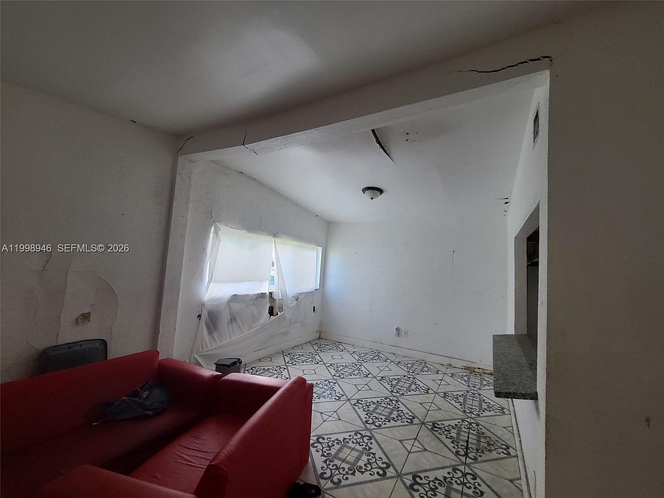 2nd image of 131 NW 187th St