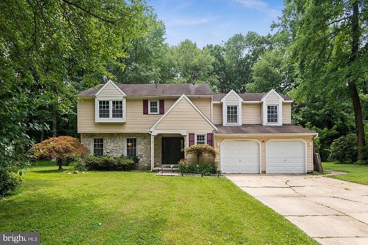 1st image of 43 Greentree Dr