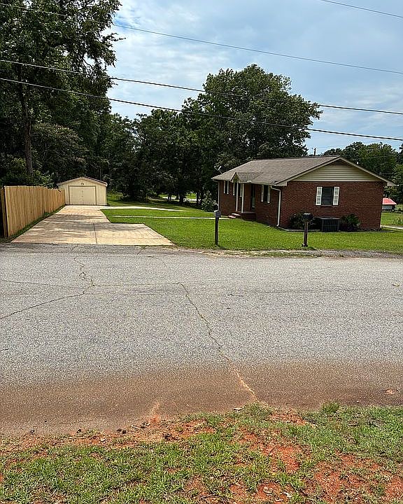 1st image of 729 Darlington St