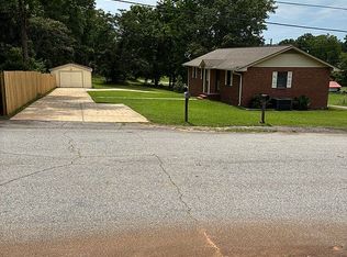 729 Darlington St, Calhoun Falls, SC 29628
