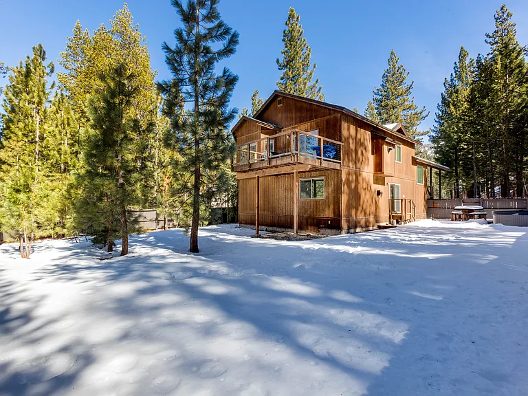 2425 Marshall Trl — Photo 4