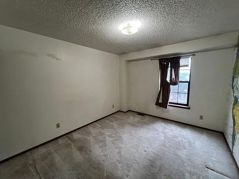7734 Yates St — Photo 22