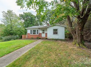 204 Northeast Ave, Swannanoa, NC 28778