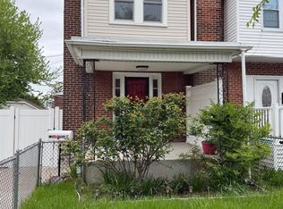 825 Rhawn St, Philadelphia, PA 19111