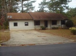 8423 Attleboro Dr, Jonesboro, GA 30238