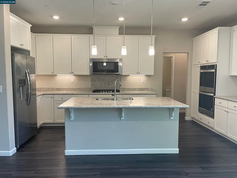 777 Country Club Dr — Photo 4
