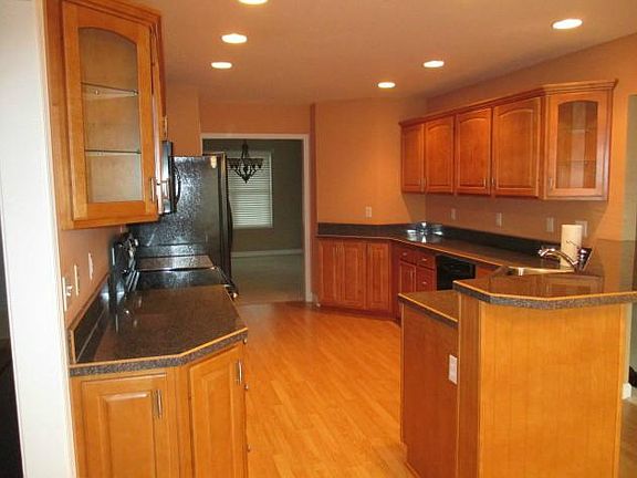 5th image of 1445 Sedward Ave