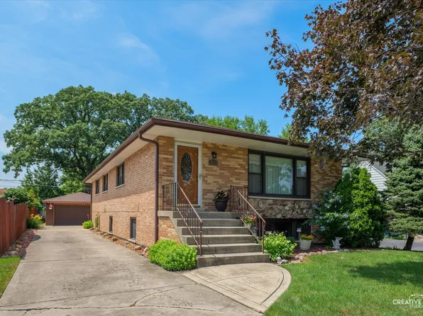 10624 S 83rd Ave, Palos Hills, IL 60465