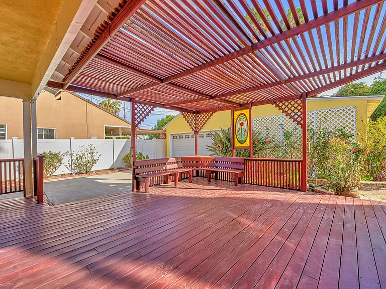 20758 Stephanie Dr — Photo 26