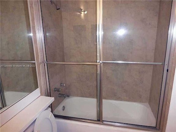 4th image of 880 Cypress Park Way #I5