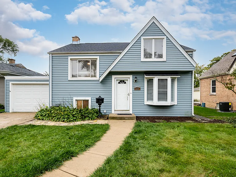 235 W Hickory Rd — Photo 1