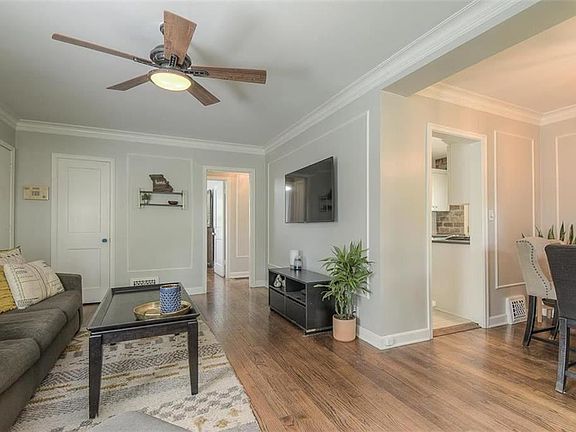 4th image of 7624 Belleview Ave