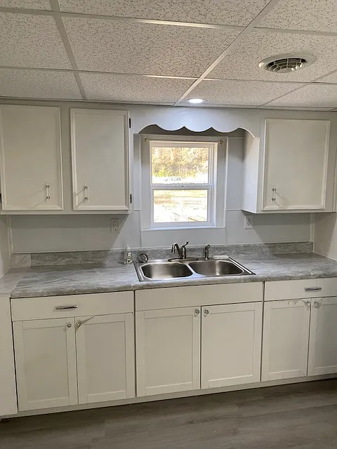 Building Photo - 1129 Manor Ave
