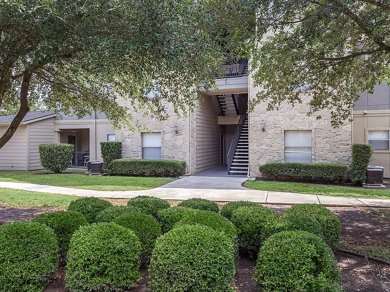 Park Hill Apartments — Photo 21