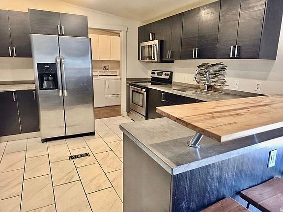 2nd image of 196 W Grand Cir