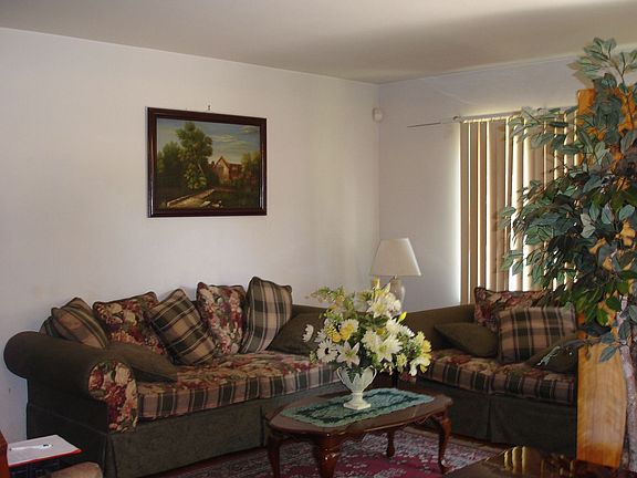 3rd image of 3043 Hempstead Ave