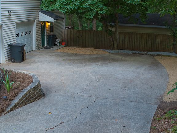 Garage, additional parking