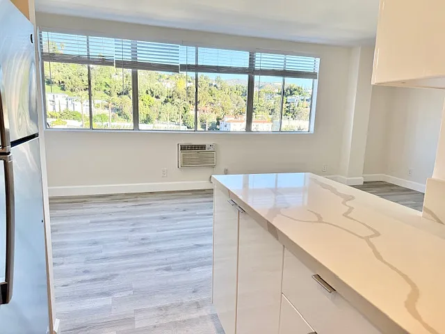 Madison Apartments — Photo 10