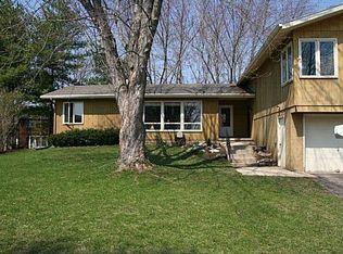 16 Brompton Cir, Madison, WI 53711