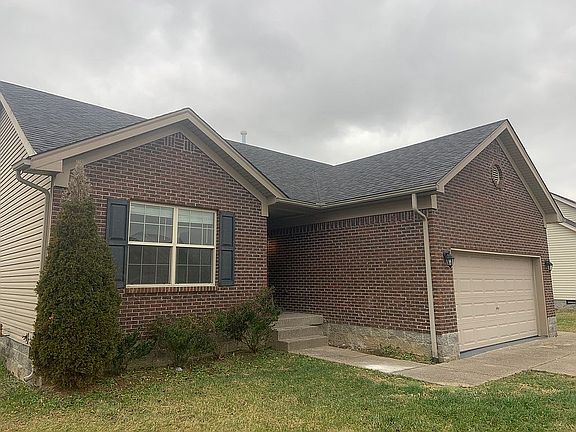 2nd image of 211 Crooked Oak Ct