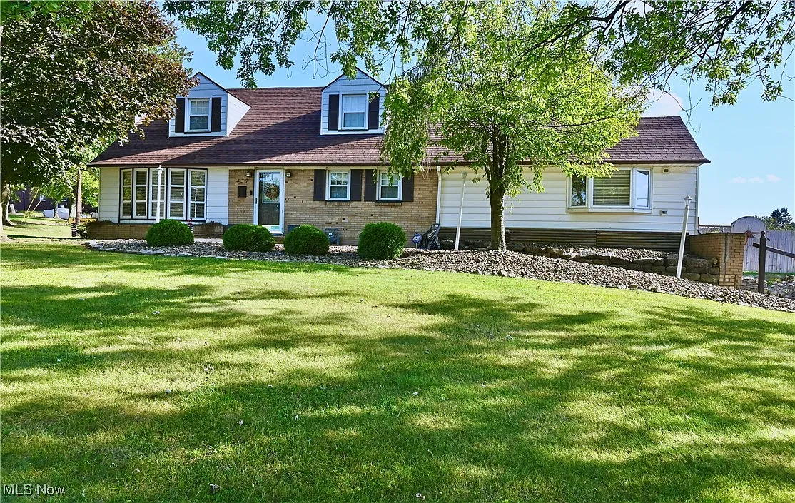 437 McCartney Rd photo 1