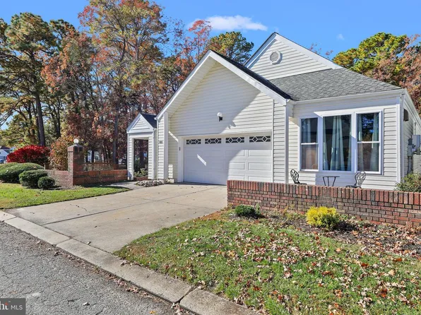 100 Deerfield Dr, Manahawkin, NJ 08050