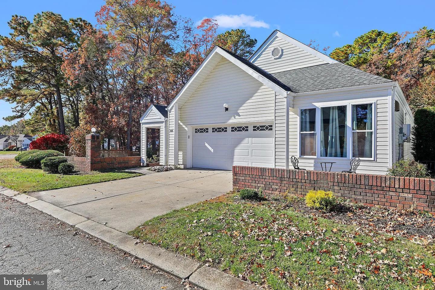 100 Deerfield Dr photo 1