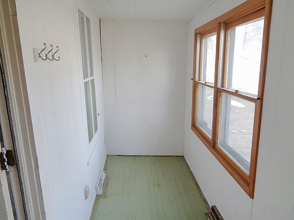 5th image of 304 N 4th St
